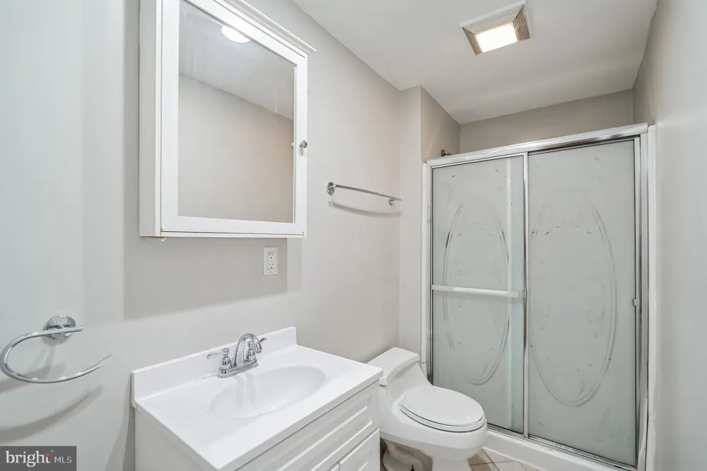 127 SUTCLIFFE LANE Conshohocken, PA 19428