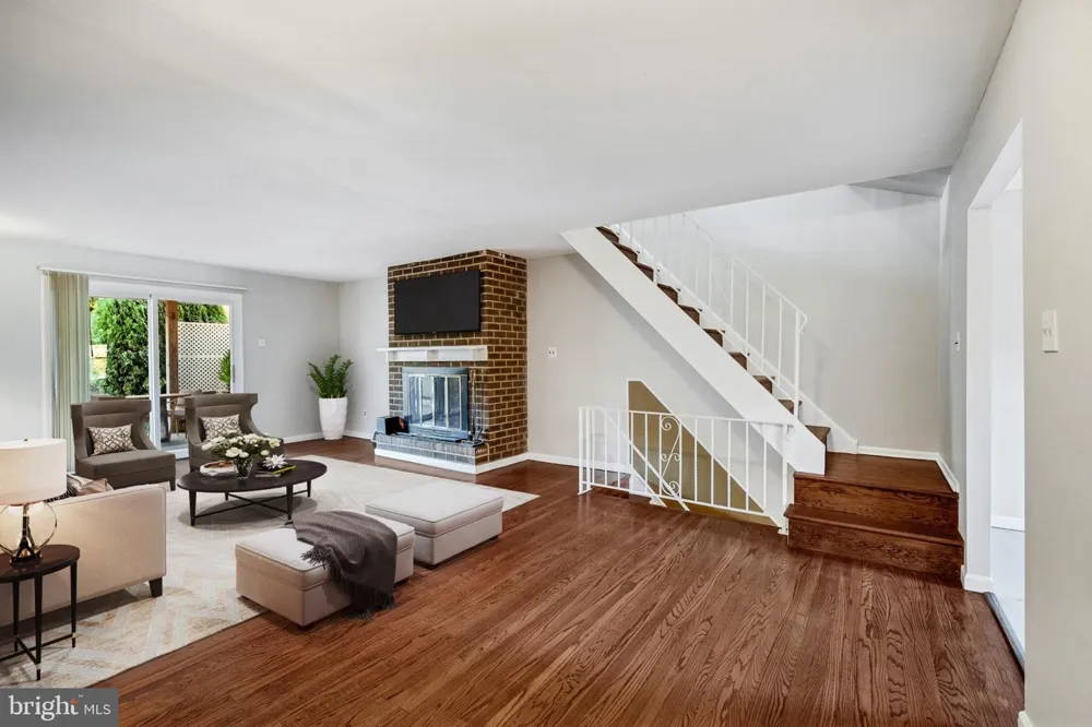 127 SUTCLIFFE LANE Conshohocken, PA 19428