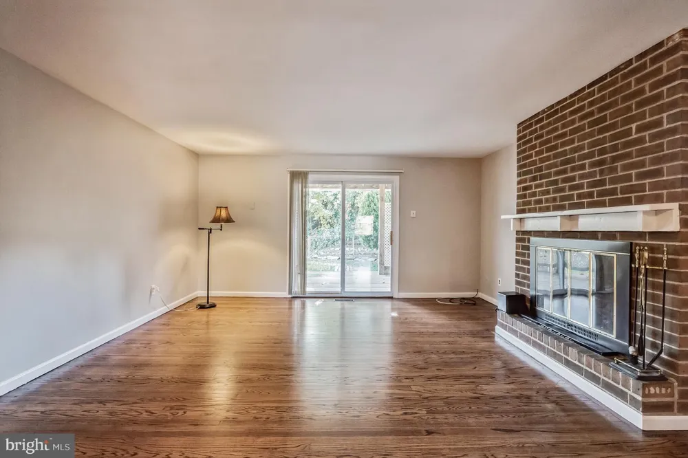 127 SUTCLIFFE LANE Conshohocken, PA 19428