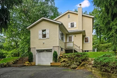 27 Seminole Ave