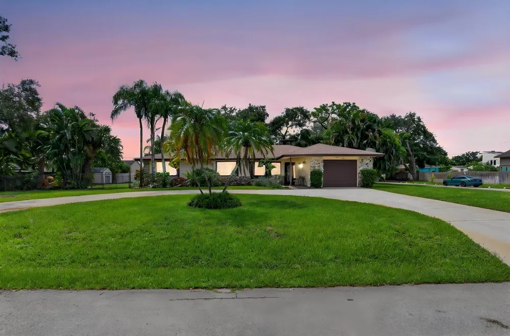 4746 Canal Drive Lake Worth, FL 33463