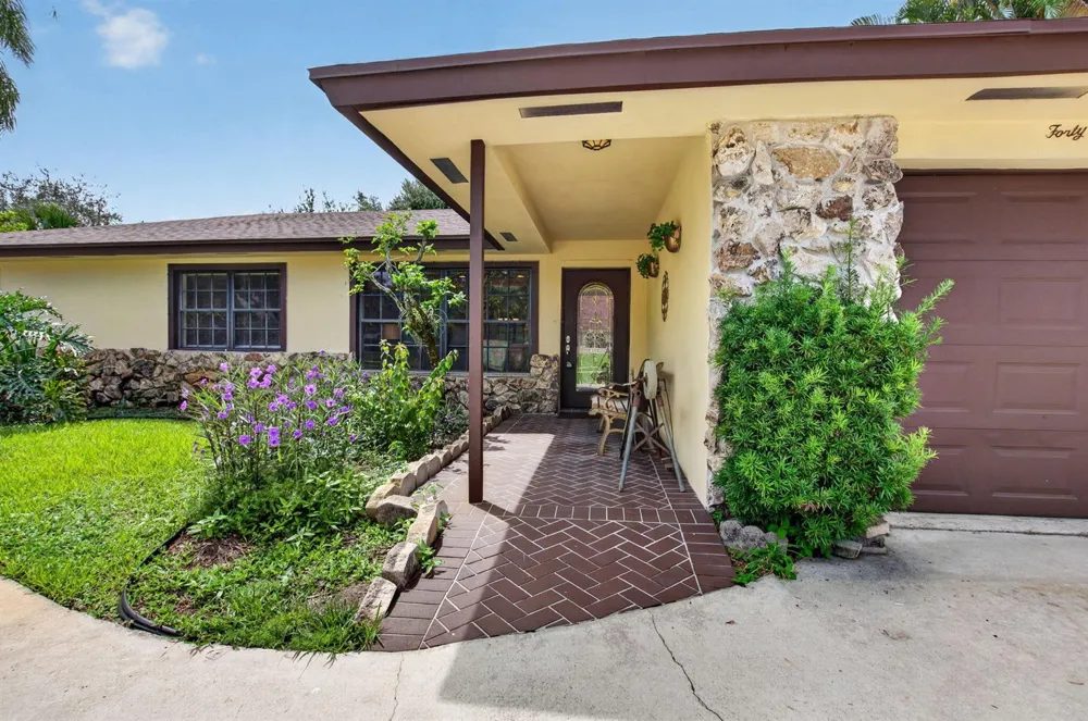 4746 Canal Drive Lake Worth, FL 33463