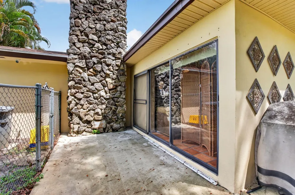 4746 Canal Drive Lake Worth, FL 33463