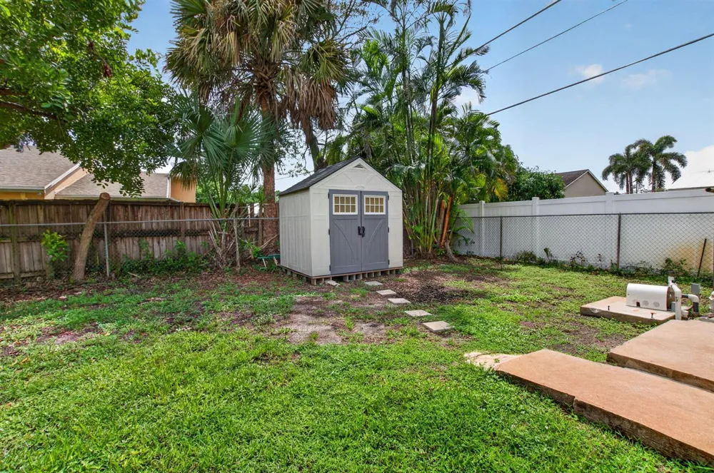 4746 Canal Drive Lake Worth, FL 33463