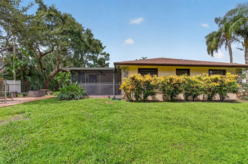 4746 Canal Drive Lake Worth, FL 33463
