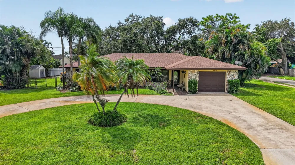 4746 Canal Drive Lake Worth, FL 33463
