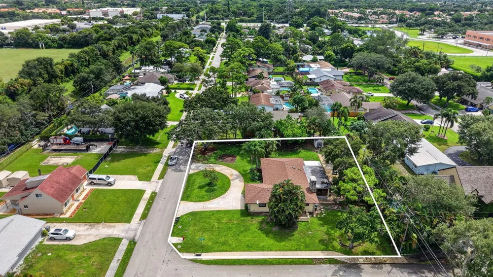 4746 Canal Drive Lake Worth, FL 33463