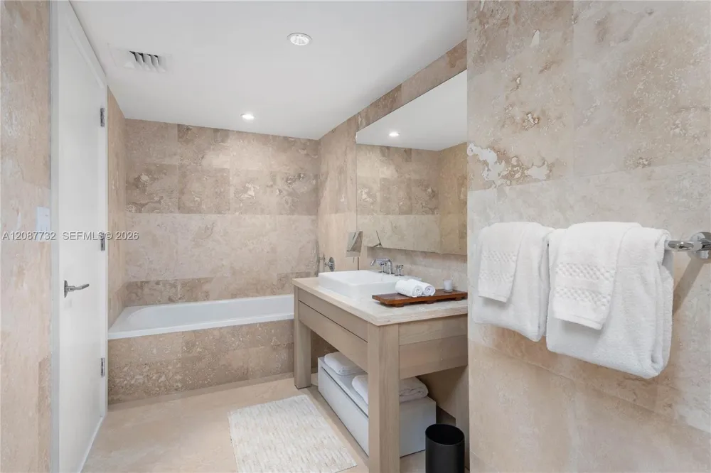 102 24th St #1531 Miami Beach, FL 33139