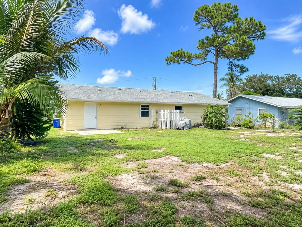 3438 SE IRIS STREET Stuart, FL 34997