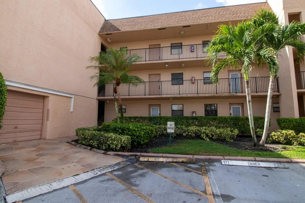 10100 NW 30th Court #107 Sunrise, FL 33322