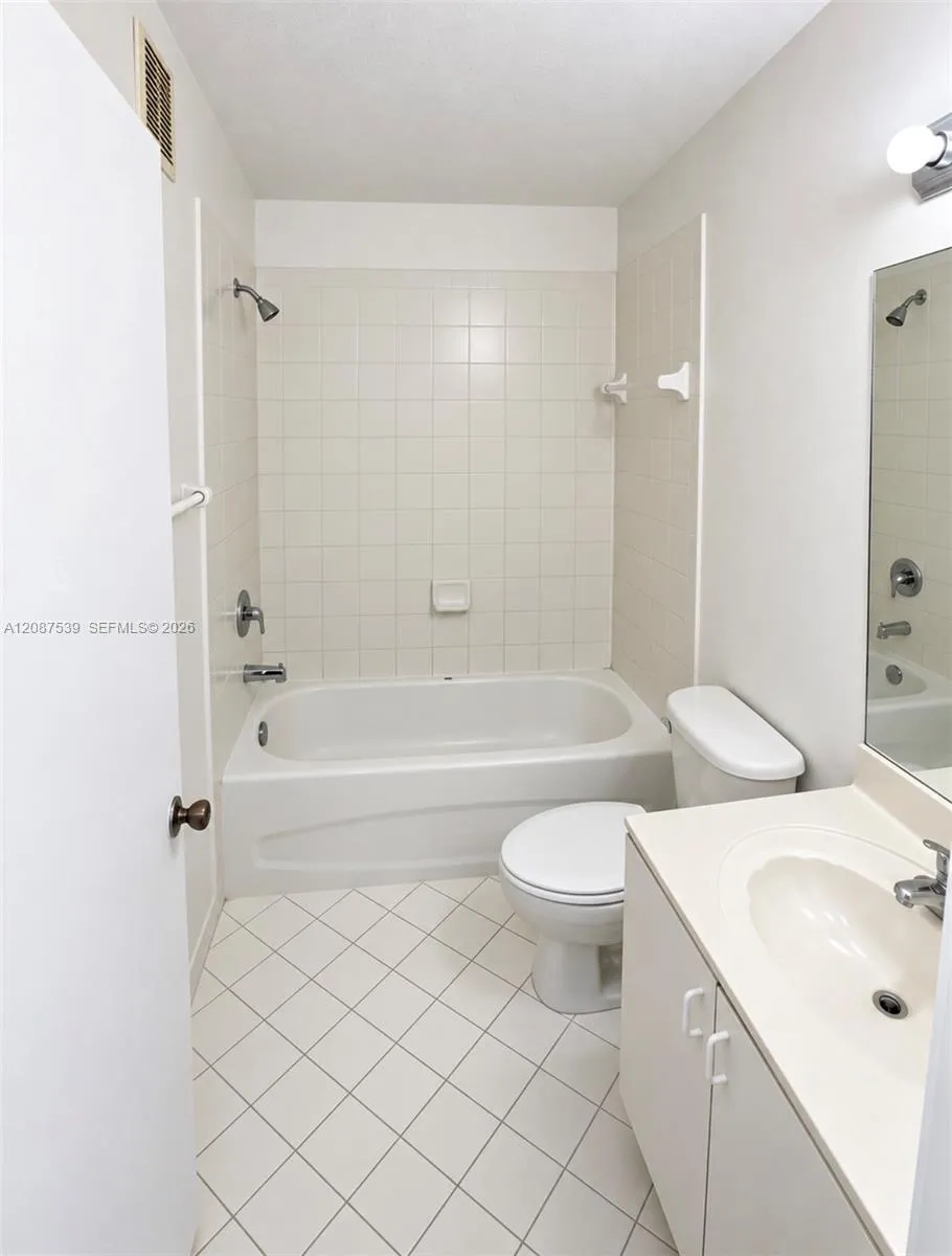1250 SE 28th Ct #204 Homestead, FL 33035