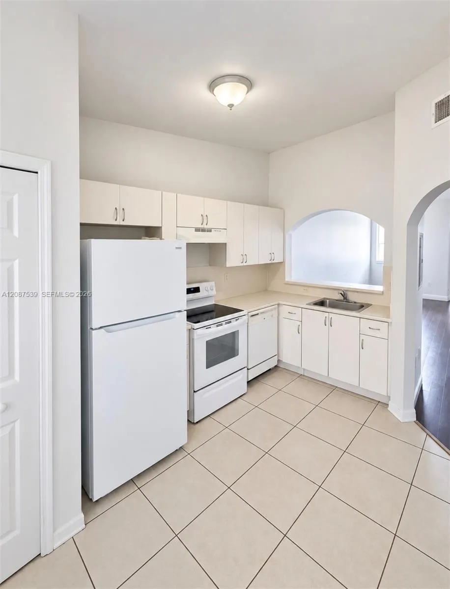 1250 SE 28th Ct #204 Homestead, FL 33035