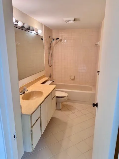 217 LIVE OAK LANE Boynton Beach, FL 33436