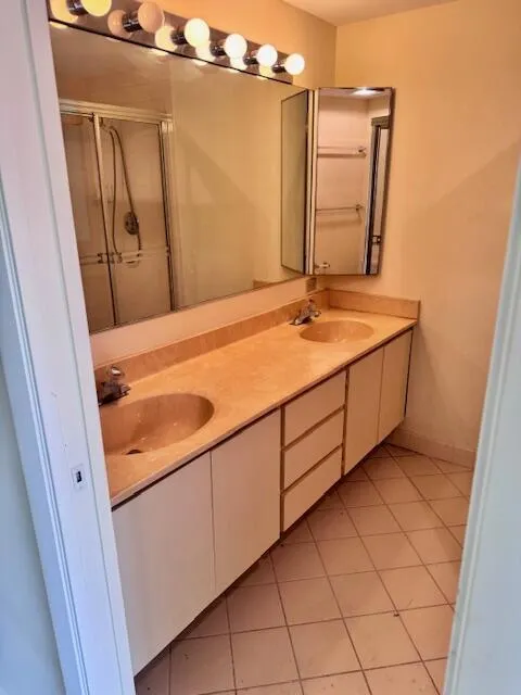 217 LIVE OAK LANE Boynton Beach, FL 33436