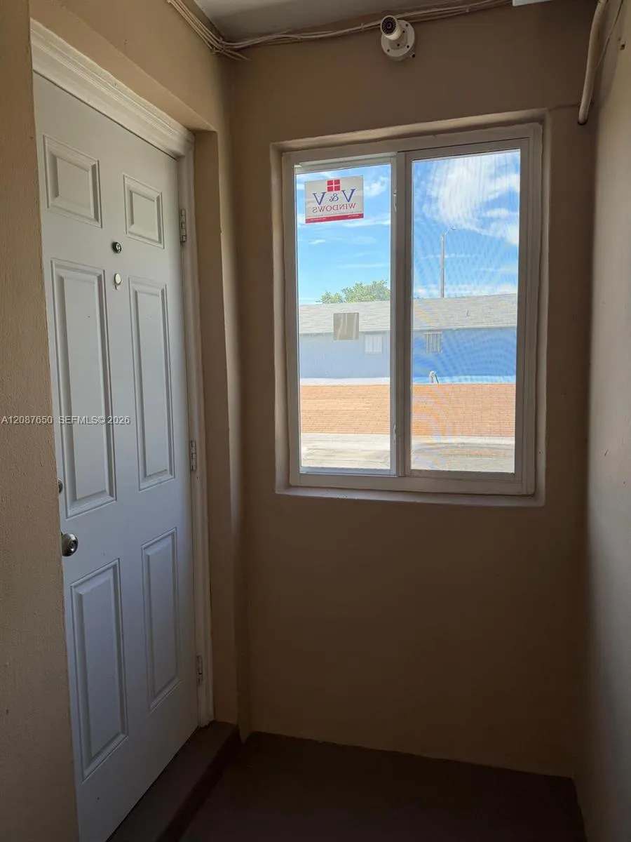 16911 NE 21st Ave #8 North Miami Beach, FL 33162
