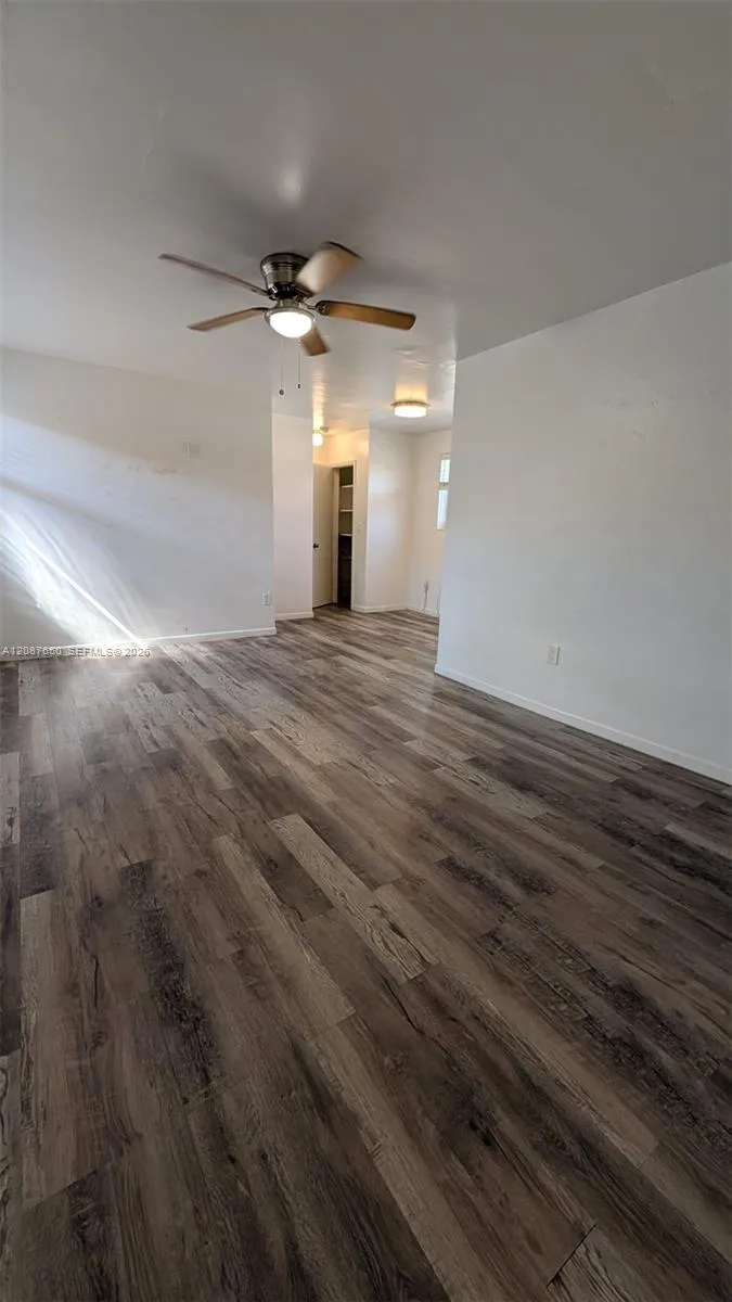 16911 NE 21st Ave #8 North Miami Beach, FL 33162