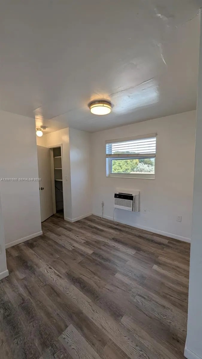 16911 NE 21st Ave #8 North Miami Beach, FL 33162