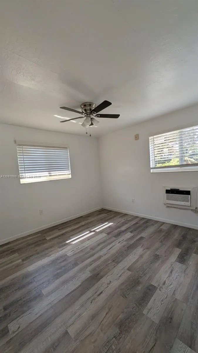 16911 NE 21st Ave #8 North Miami Beach, FL 33162