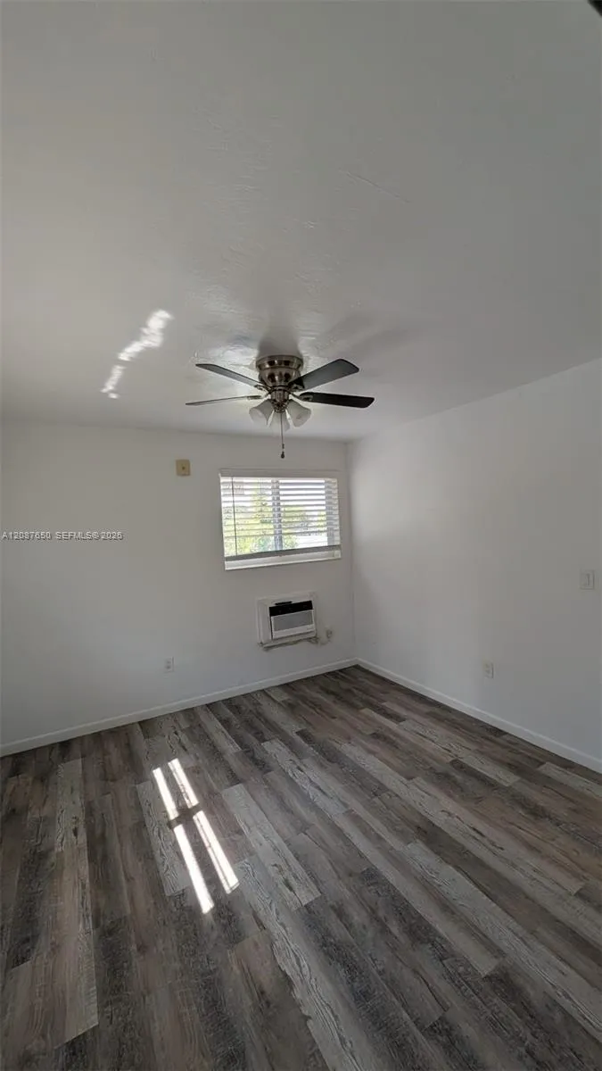 16911 NE 21st Ave #8 North Miami Beach, FL 33162