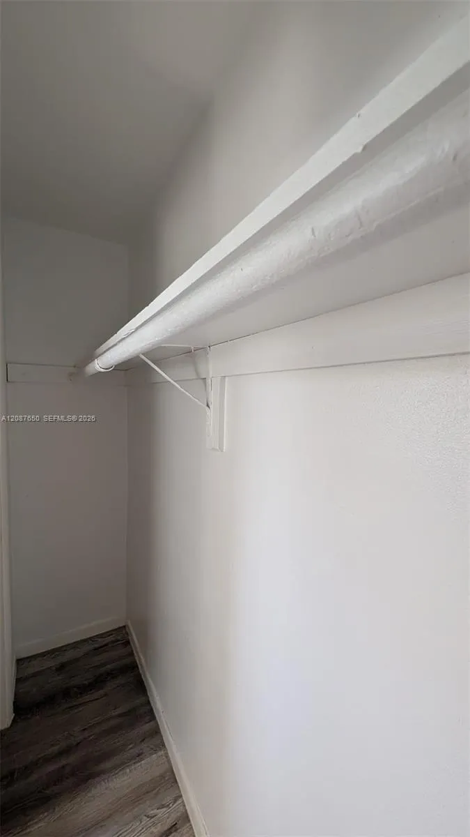 16911 NE 21st Ave #8 North Miami Beach, FL 33162