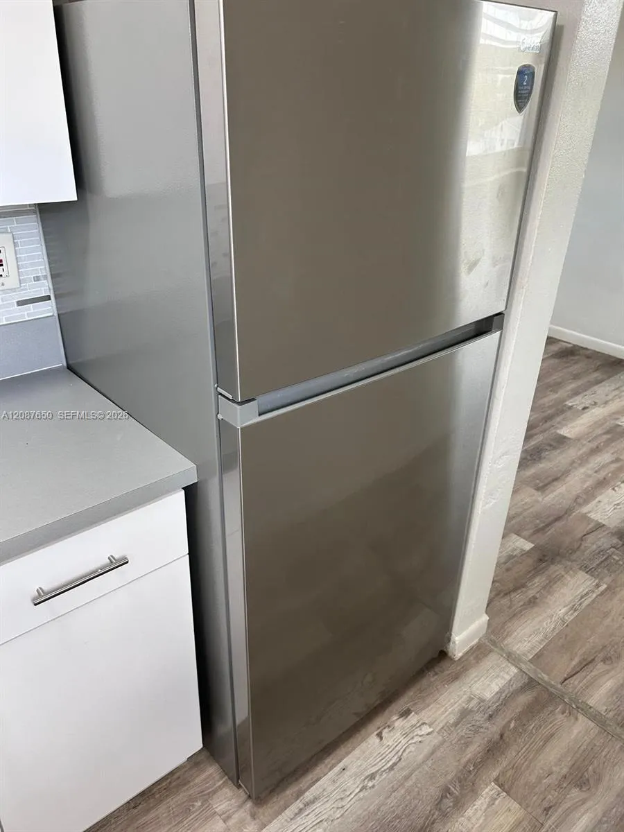 16911 NE 21st Ave #8 North Miami Beach, FL 33162