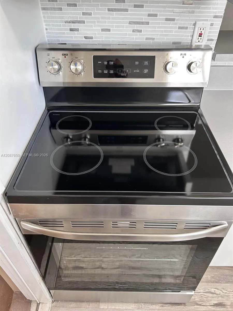 16911 NE 21st Ave #8 North Miami Beach, FL 33162