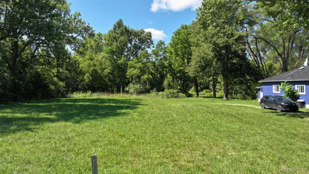 1192 S Belsay Road Burton City, MI 48509