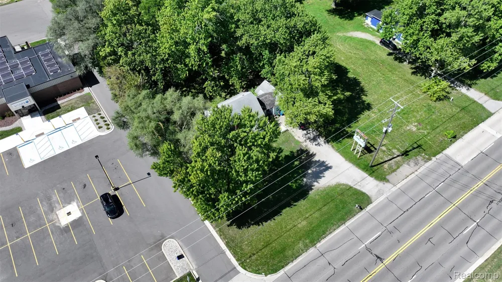 1192 S Belsay Road Burton City, MI 48509