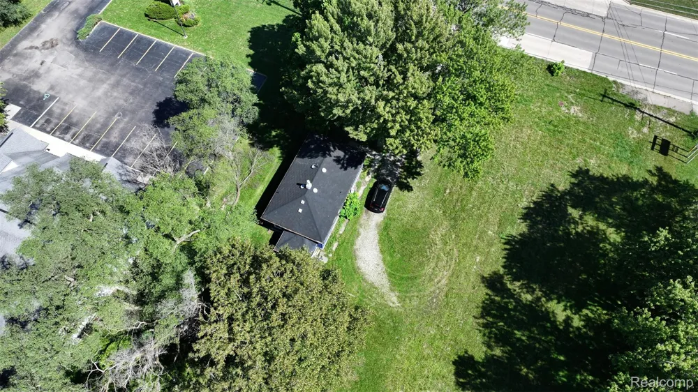 1192 S Belsay Road Burton City, MI 48509