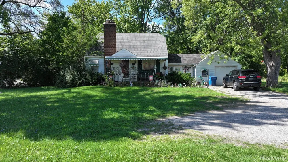 1192 S Belsay Road Burton City, MI 48509
