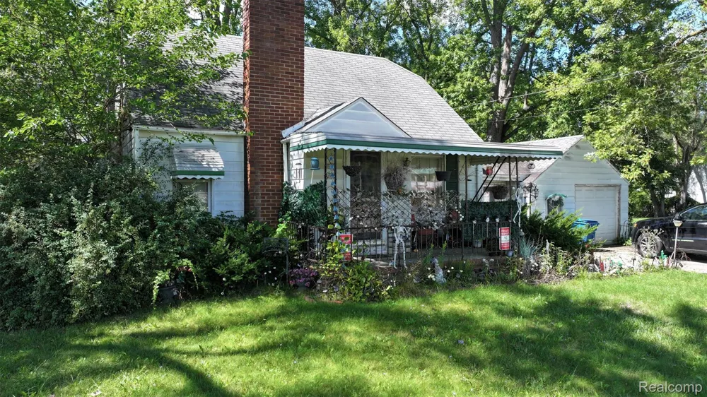 1192 S Belsay Road Burton City, MI 48509