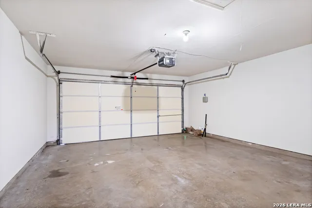 24415 FLINT CRK San Antonio, TX 78255