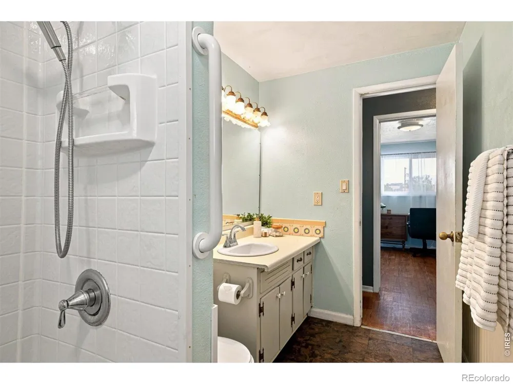 8290 Louise Drive Denver, CO 80221