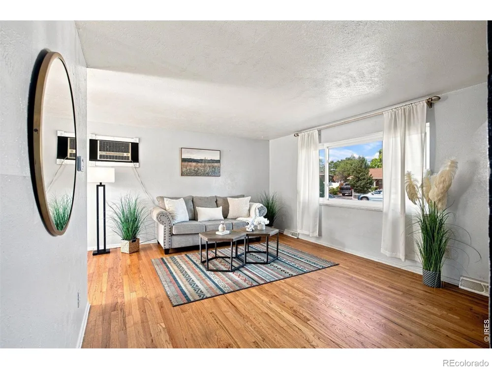 8290 Louise Drive Denver, CO 80221