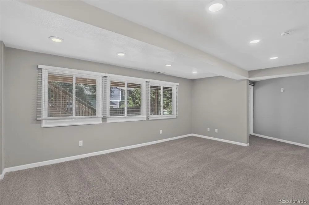 9419 Yale Lane Highlands Ranch, CO 80130