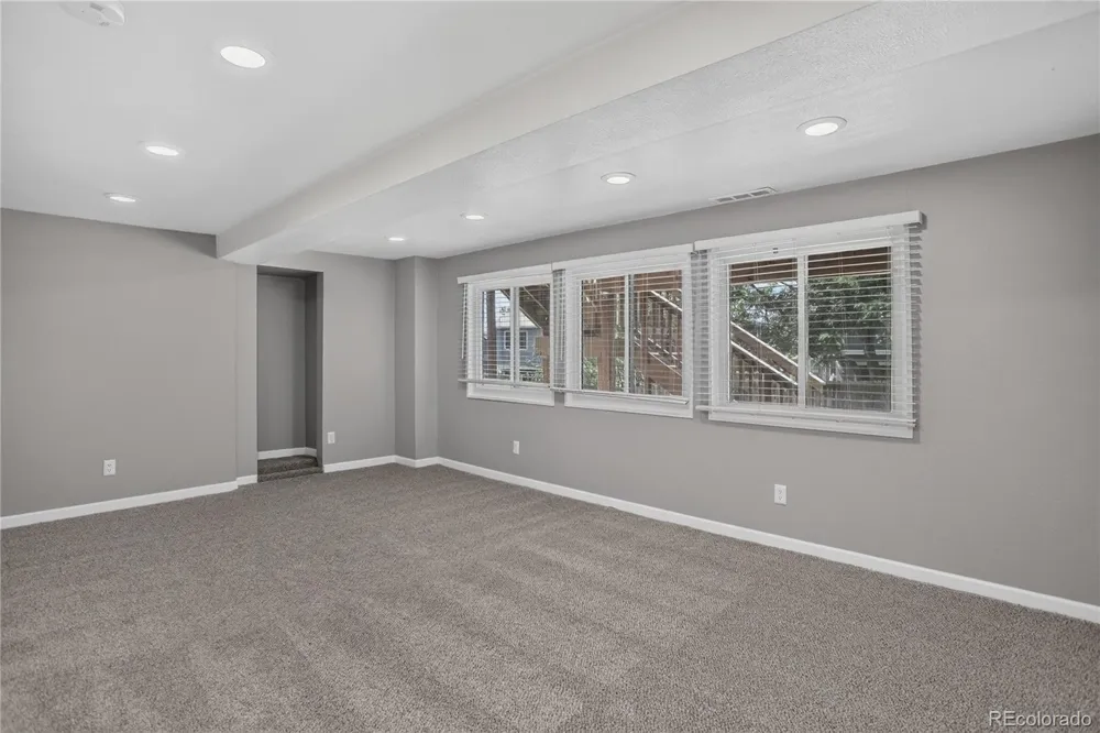 9419 Yale Lane Highlands Ranch, CO 80130