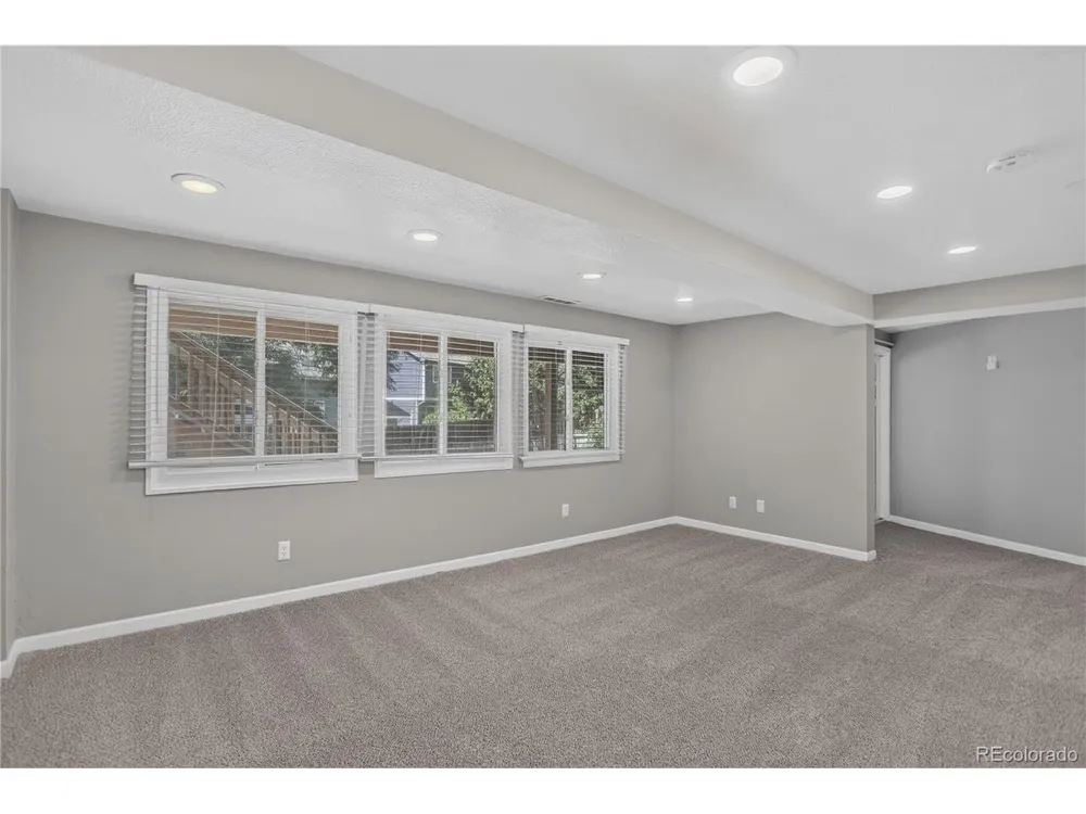 9419 Yale Lane Highlands Ranch, CO 80130