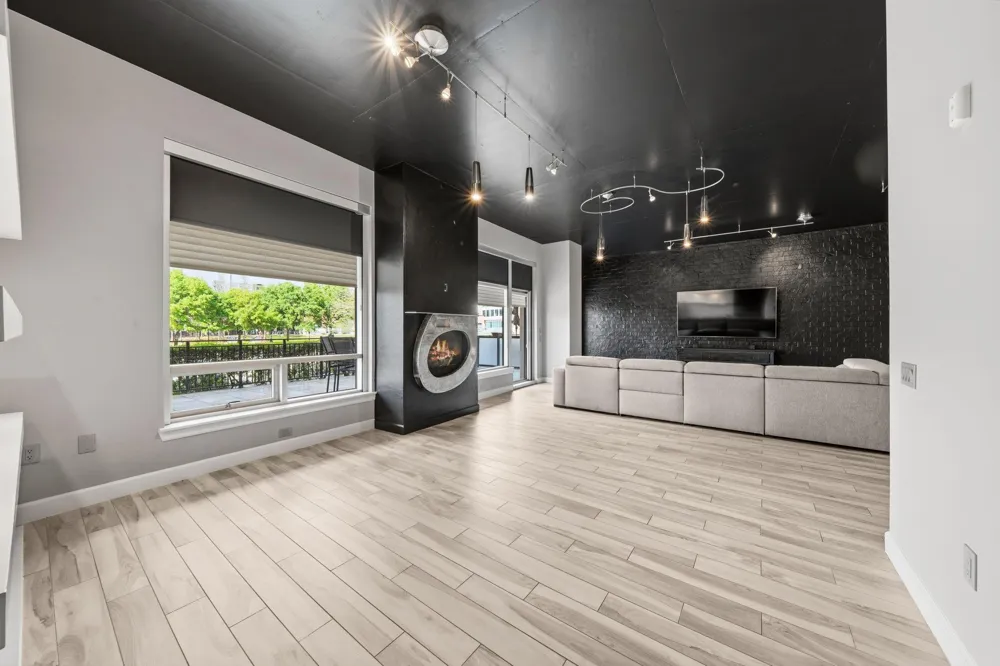 3 Waterway Court #1B The Woodlands, TX 77380