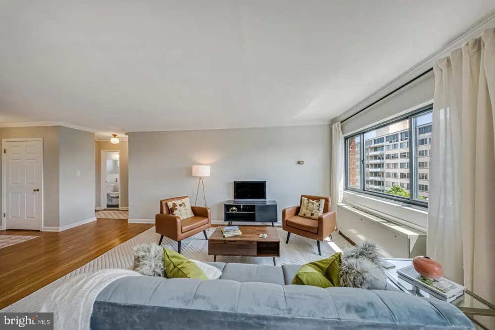 1300 ARLINGTON RIDGE #708 Arlington, VA 22202
