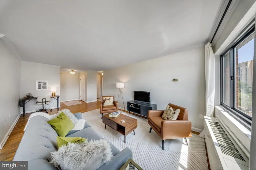 1300 ARLINGTON RIDGE #708 Arlington, VA 22202