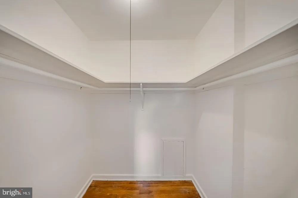 1300 ARLINGTON RIDGE #708 Arlington, VA 22202
