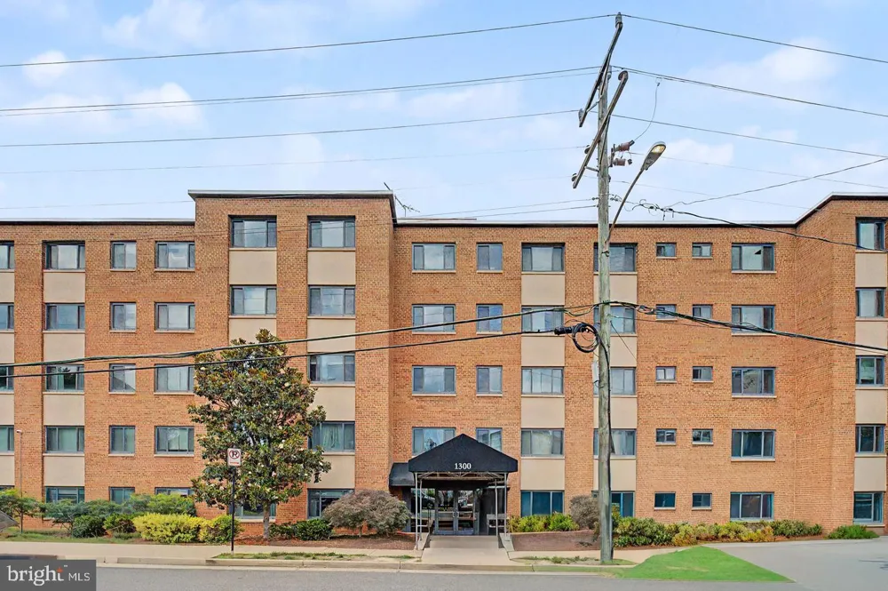 1300 ARLINGTON RIDGE #708 Arlington, VA 22202