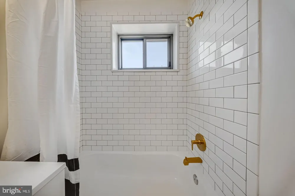 1300 ARLINGTON RIDGE #708 Arlington, VA 22202