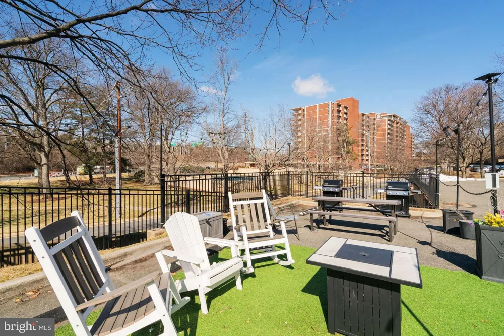 1300 ARLINGTON RIDGE #708 Arlington, VA 22202