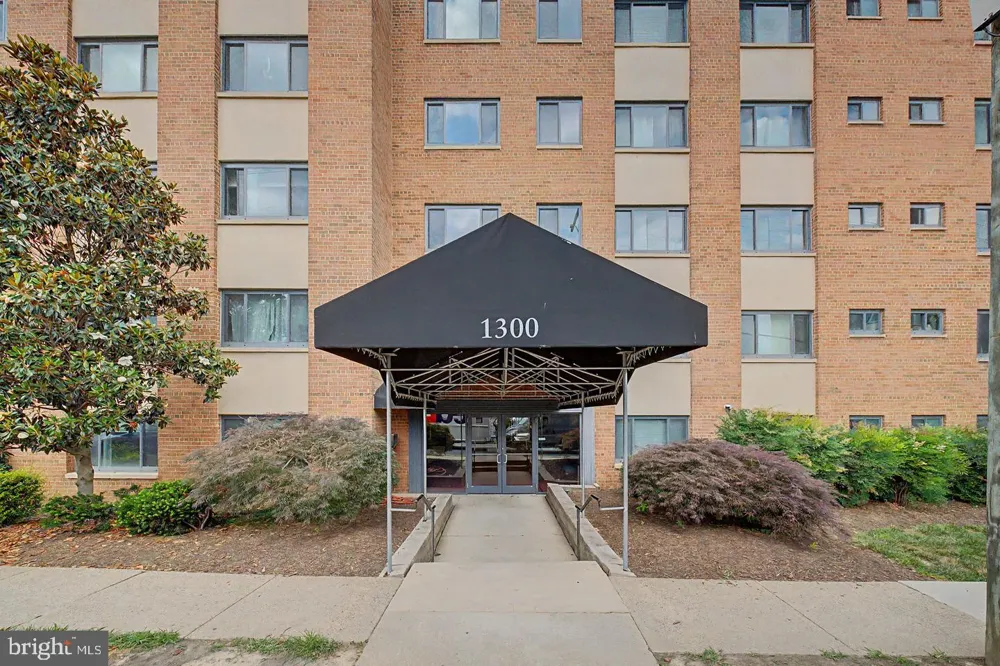 1300 ARLINGTON RIDGE #708 Arlington, VA 22202