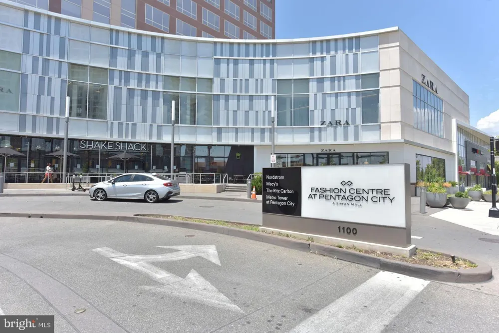 1300 ARLINGTON RIDGE #708 Arlington, VA 22202