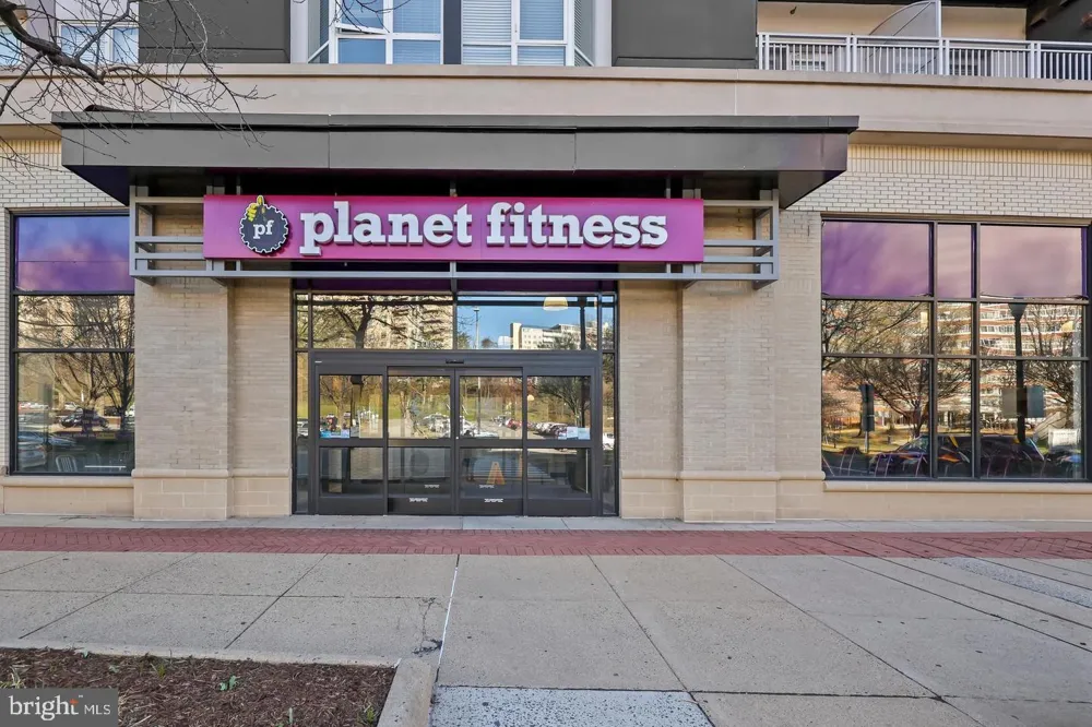 1300 ARLINGTON RIDGE #708 Arlington, VA 22202
