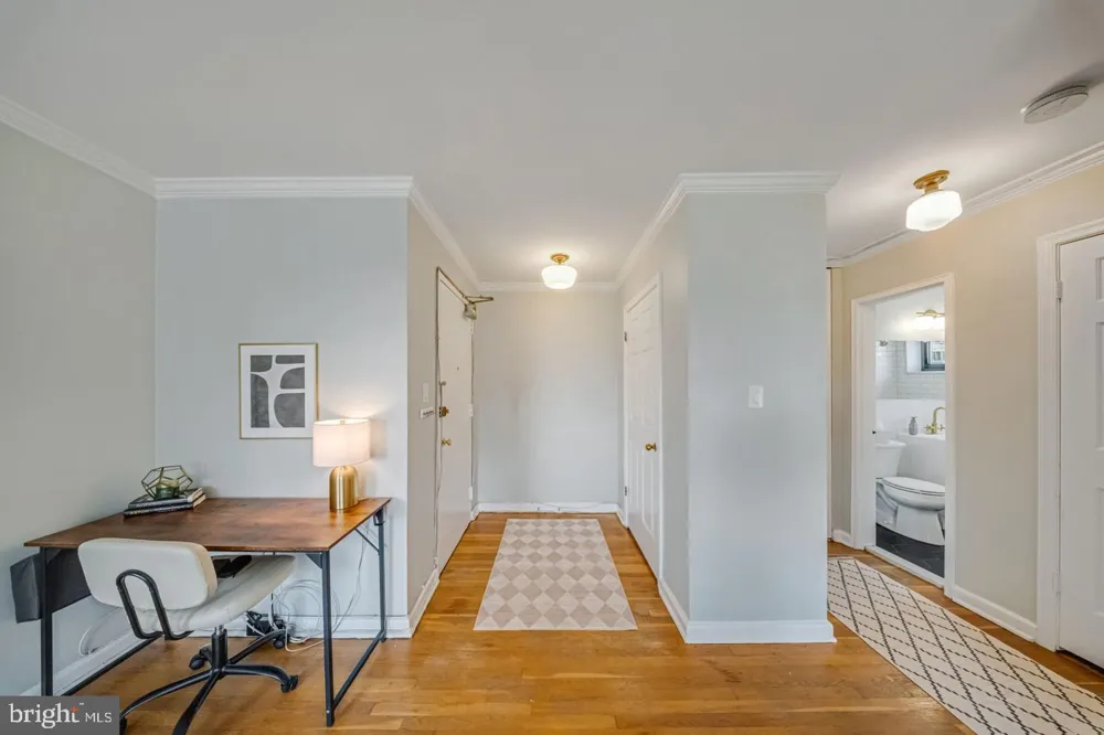 1300 ARLINGTON RIDGE #708 Arlington, VA 22202
