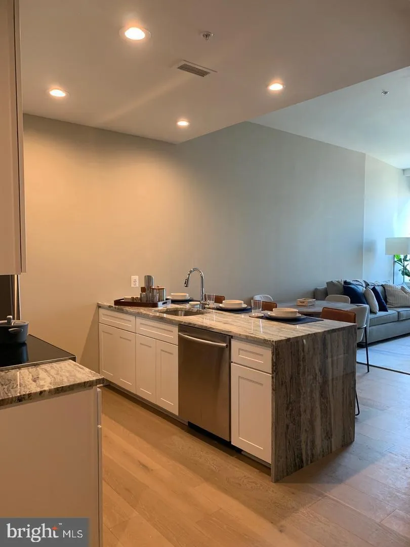 2130 ARCH STREET #212 Philadelphia, PA 19103