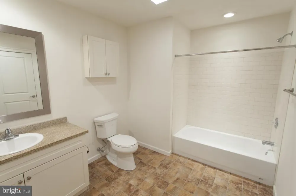 2130 ARCH STREET #212 Philadelphia, PA 19103